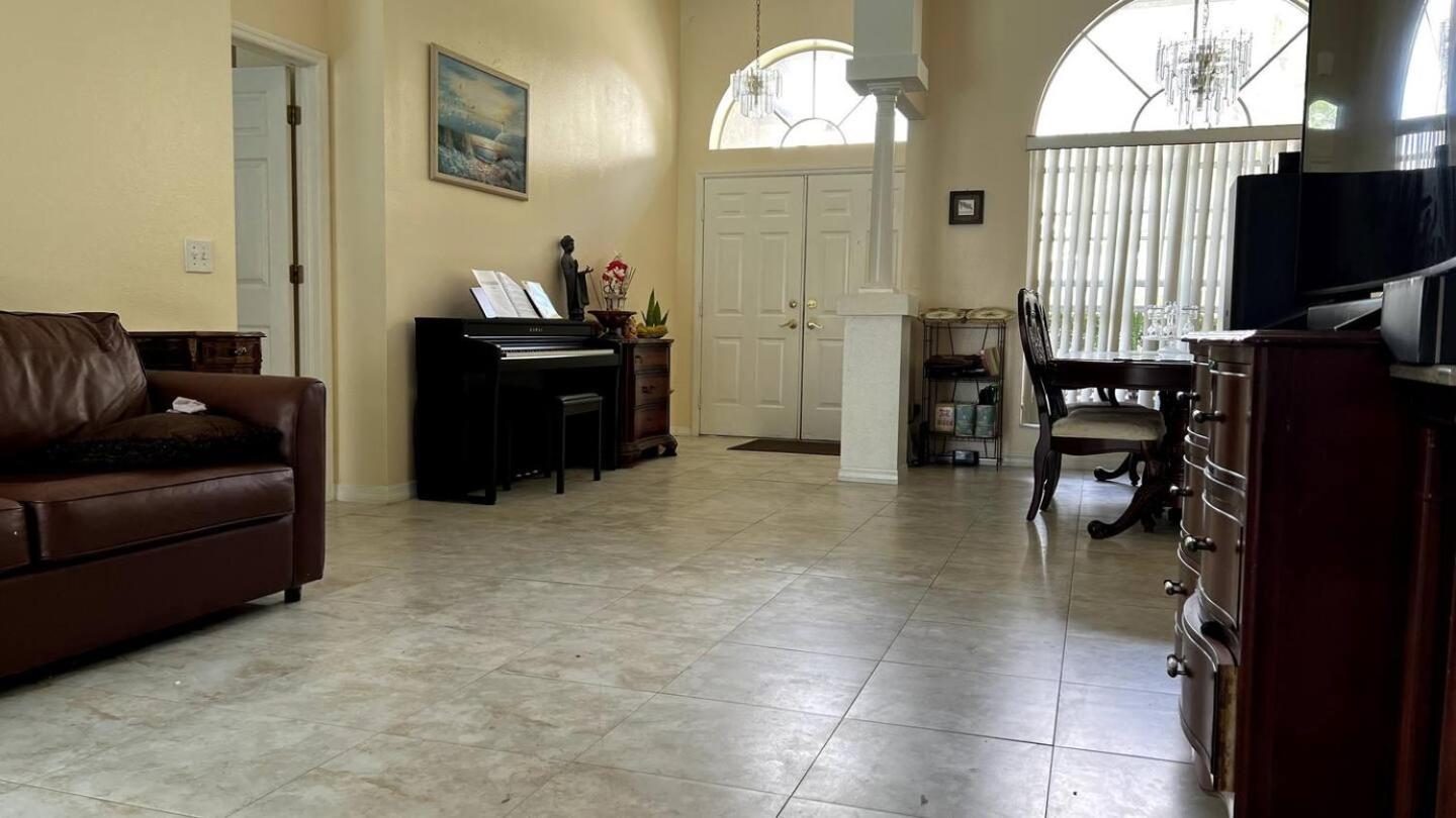 Room In Citrus Park And Carollwood, Close To The Airport & Downtown Tampa Dış mekan fotoğraf